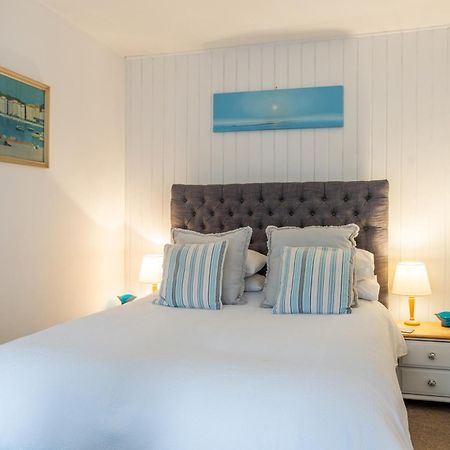 Cute 1 Bed Apartment 2 Mins From The Sea - Sleeps 4, Flat 8 The Gables, Church Street, ライム・レジス エクステリア 写真