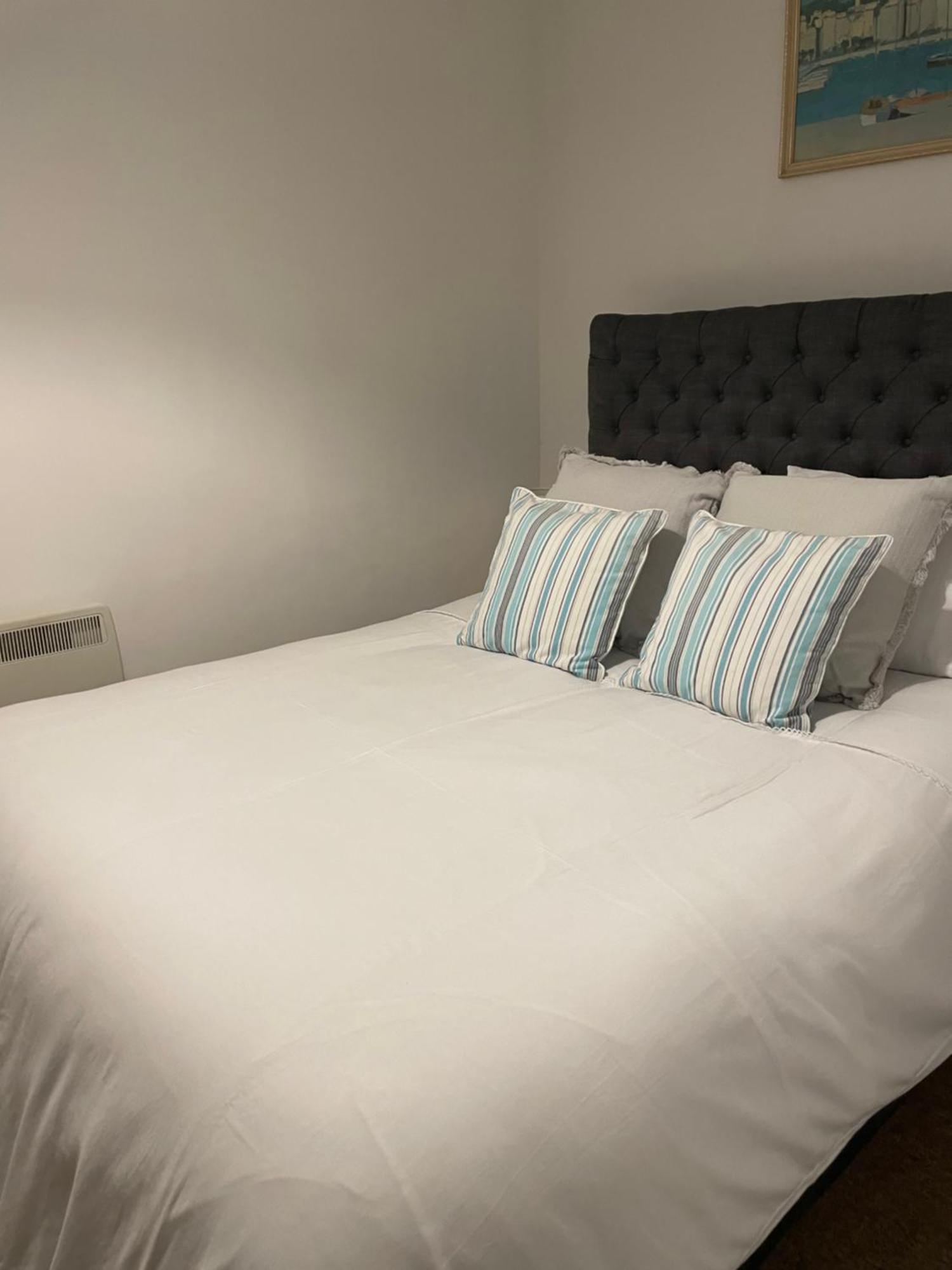 Cute 1 Bed Apartment 2 Mins From The Sea - Sleeps 4, Flat 8 The Gables, Church Street, ライム・レジス エクステリア 写真
