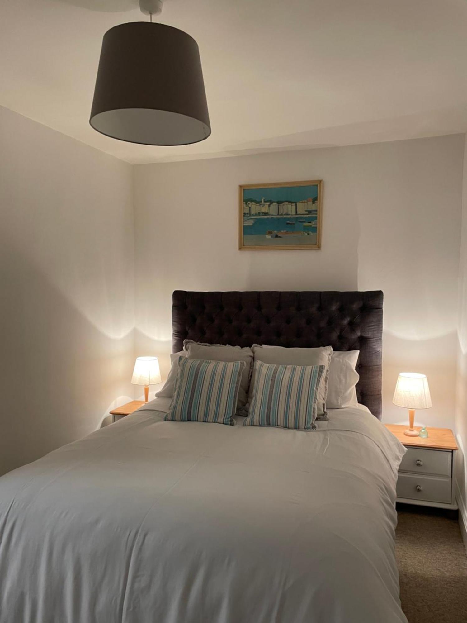 Cute 1 Bed Apartment 2 Mins From The Sea - Sleeps 4, Flat 8 The Gables, Church Street, ライム・レジス エクステリア 写真