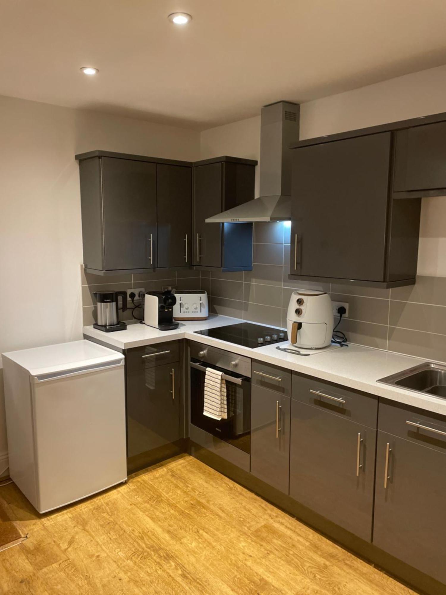 Cute 1 Bed Apartment 2 Mins From The Sea - Sleeps 4, Flat 8 The Gables, Church Street, ライム・レジス エクステリア 写真