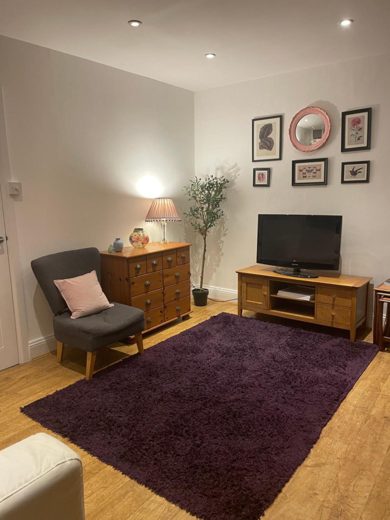 Cute 1 Bed Apartment 2 Mins From The Sea - Sleeps 4, Flat 8 The Gables, Church Street, ライム・レジス エクステリア 写真